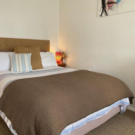 Wee Blue Bnb- Central Cosy Villa Timaru Exterior photo
